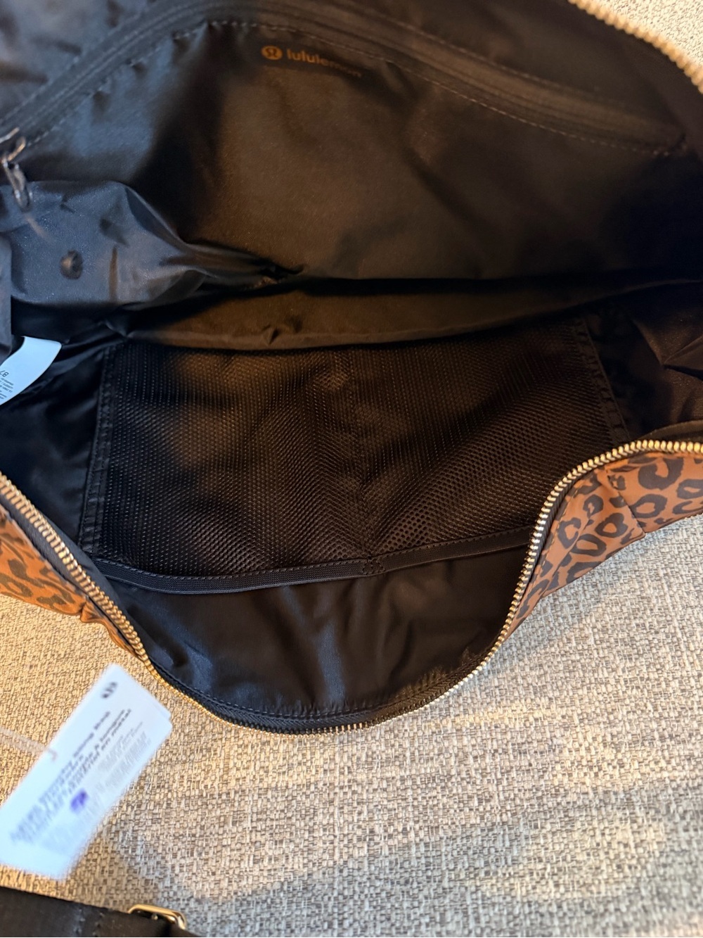 Lululemon Large Slouchy Sling Bag 13L
Metal Hardware leopard print NWT - Picture 14 of 14